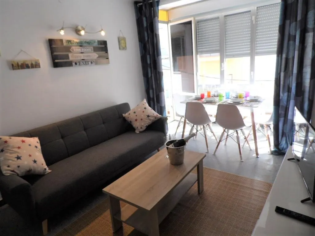 Apartamentos Carlota Blanes 0*,